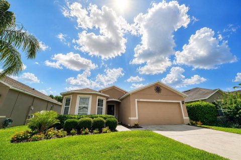 House in New Smyrna Beach, Florida 3 bedrooms, 164.81 sq.m. № 2215162