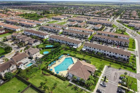 Touwnhouse à vendre à Homestead, Floride: 3 chambres, 137.77 m2 № 2010037 - photo 29