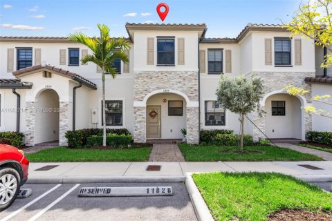 Touwnhouse à vendre à Homestead, Floride: 3 chambres, 137.77 m2 № 2010037 - photo 25