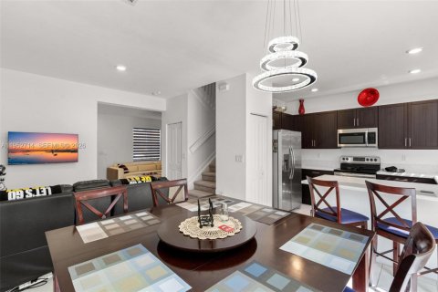 Touwnhouse à vendre à Homestead, Floride: 3 chambres, 137.77 m2 № 2010037 - photo 4