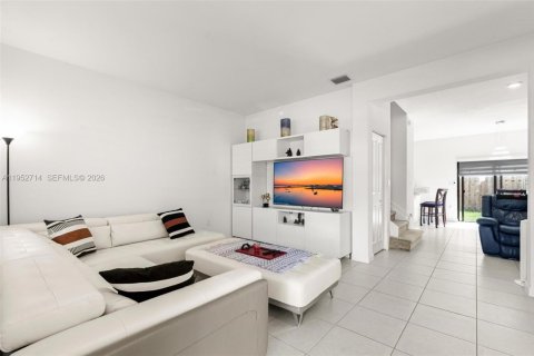 Touwnhouse à vendre à Homestead, Floride: 3 chambres, 137.77 m2 № 2010037 - photo 6