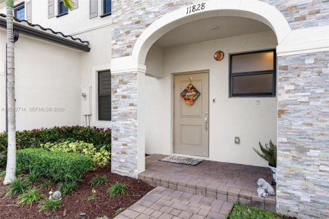 Touwnhouse à vendre à Homestead, Floride: 3 chambres, 137.77 m2 № 2010037 - photo 1