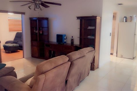 Villa ou maison à vendre à Lauderhill, Floride: 2 chambres, 112.6 m2 № 2400738 - photo 4