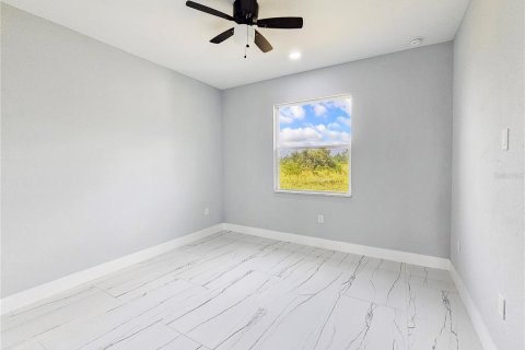 House in Lehigh Acres, Florida 3 bedrooms, 139.17 sq.m. № 1421310 - photo 14