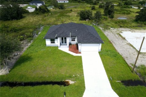 House in Lehigh Acres, Florida 3 bedrooms, 139.17 sq.m. № 1421310 - photo 23