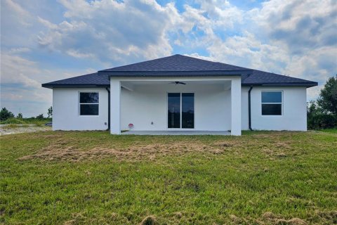 House in Lehigh Acres, Florida 3 bedrooms, 139.17 sq.m. № 1421310 - photo 24
