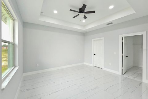 House in Lehigh Acres, Florida 3 bedrooms, 139.17 sq.m. № 1421310 - photo 17