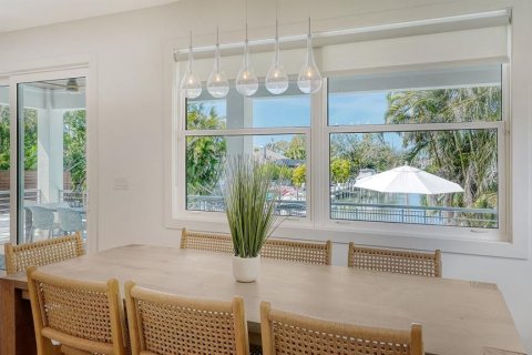 Villa ou maison à vendre à Sarasota, Floride: 3 chambres, 197.05 m2 № 2113854 - photo 11