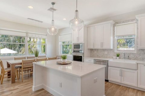 Villa ou maison à vendre à Sarasota, Floride: 3 chambres, 197.05 m2 № 2113854 - photo 10