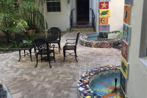 Condo in Miami Beach, Florida, 1 bedroom  № 1868166 - photo 14