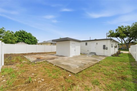 Villa ou maison à louer à Tampa, Floride: 3 chambres, 105.91 m2 № 2391036 - photo 23