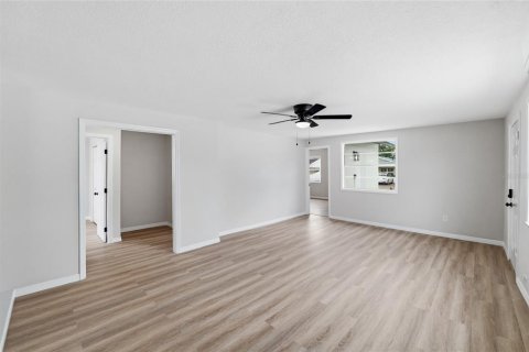 Villa ou maison à louer à Tampa, Floride: 3 chambres, 105.91 m2 № 2391036 - photo 14