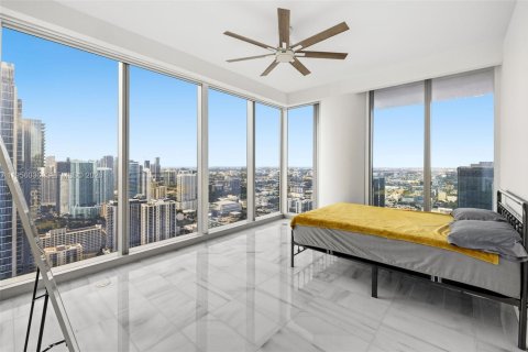 Condominio en alquiler en Miami, Florida, 4 dormitorios, 327.39 m2 № 2010730 - foto 29