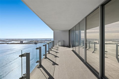 Condominio en alquiler en Miami, Florida, 4 dormitorios, 327.39 m2 № 2010730 - foto 18