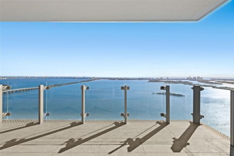 Condominio en alquiler en Miami, Florida, 4 dormitorios, 327.39 m2 № 2010730 - foto 14