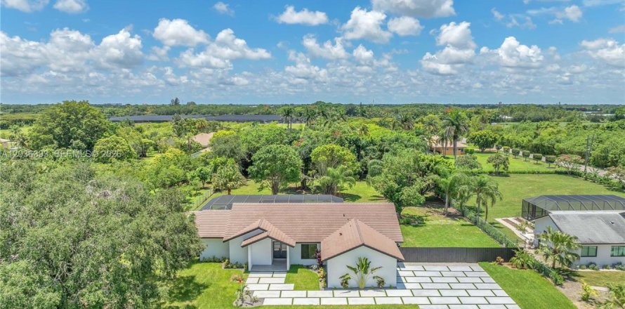 Villa ou maison à Homestead, Floride 4 chambres, 283.54 m2 № 2083935