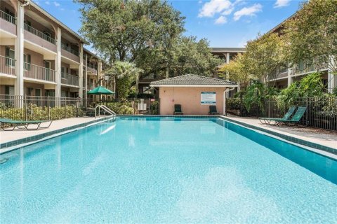 Condo in Altamonte Springs, Florida, 3 bedrooms  № 2101987 - photo 2