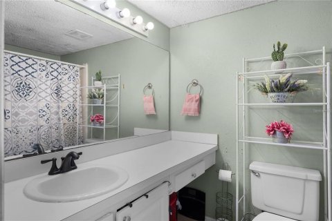 Condo in Altamonte Springs, Florida, 3 bedrooms  № 2101987 - photo 15