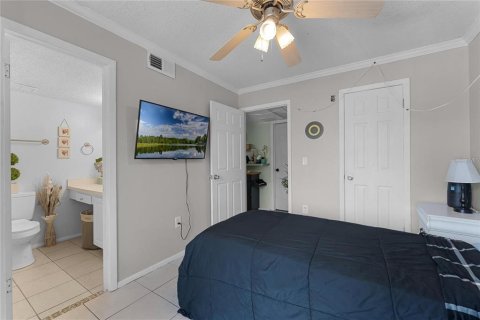 Condo in Altamonte Springs, Florida, 3 bedrooms  № 2101987 - photo 14