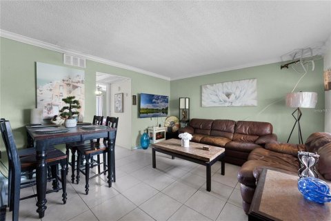 Condo in Altamonte Springs, Florida, 3 bedrooms  № 2101987 - photo 6