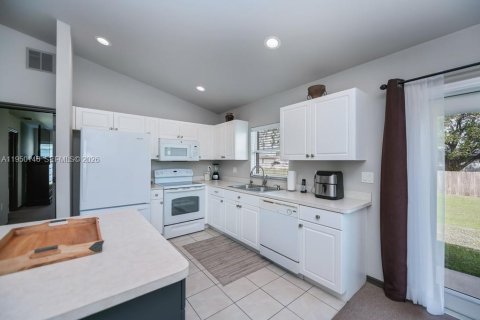 Villa ou maison à vendre à Lehigh Acres, Floride: 3 chambres № 2005762 - photo 22