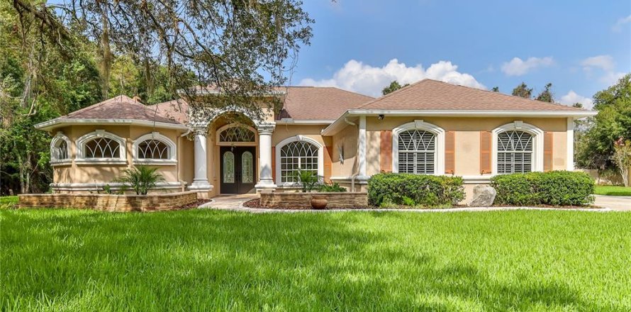 Villa ou maison à New Port Richey, Floride 5 chambres, 269.51 m2 № 2267428