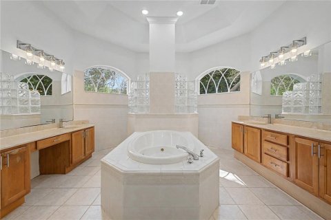 Villa ou maison à vendre à New Port Richey, Floride: 5 chambres, 269.51 m2 № 2267428 - photo 16
