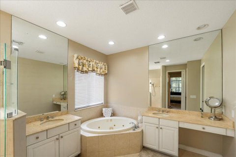 Villa ou maison à vendre à Port St. Lucie, Floride: 4 chambres, 302.49 m2 № 2245305 - photo 16