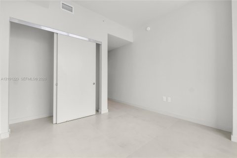 Copropriété à louer à Miami, Floride: 3 chambres, 181.44 m2 № 2411043 - photo 18