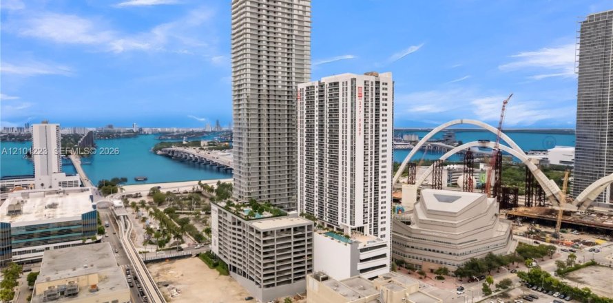 Condo à Miami, Floride, 3 chambres № 2411043