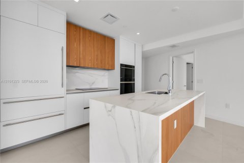 Copropriété à louer à Miami, Floride: 3 chambres, 181.44 m2 № 2411043 - photo 10