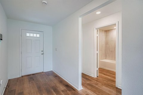 House in Lakeland, Florida 3 bedrooms, 130.16 sq.m. № 1883332 - photo 4