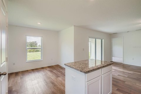 House in Lakeland, Florida 3 bedrooms, 130.16 sq.m. № 1883332 - photo 12