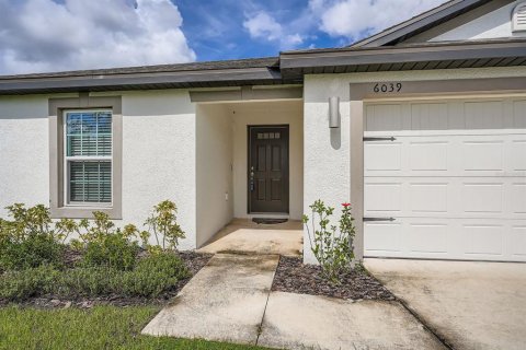 House in Lakeland, Florida 3 bedrooms, 130.16 sq.m. № 1883332 - photo 3