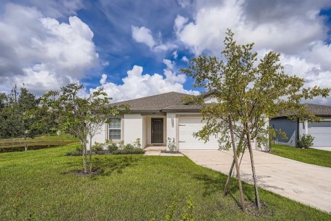 House in Lakeland, Florida 3 bedrooms, 130.16 sq.m. № 1883332 - photo 2
