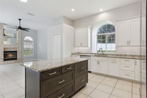 House in Orlando, Florida 3 bedrooms, 200.48 sq.m. № 2398910 - photo 10