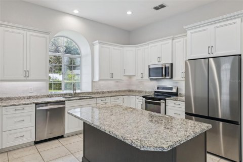 House in Orlando, Florida 3 bedrooms, 200.48 sq.m. № 2398910 - photo 11