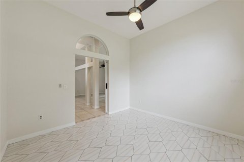 House in Orlando, Florida 3 bedrooms, 200.48 sq.m. № 2398910 - photo 16