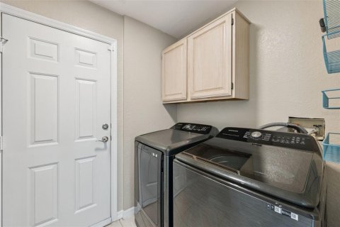 House in Orlando, Florida 3 bedrooms, 200.48 sq.m. № 2398910 - photo 29