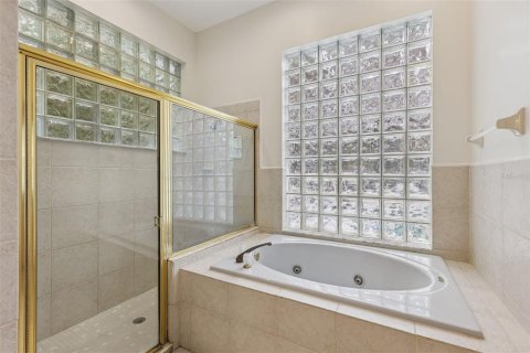 House in Orlando, Florida 3 bedrooms, 200.48 sq.m. № 2398910 - photo 27