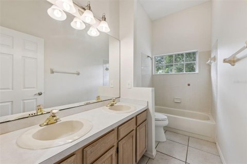 House in Orlando, Florida 3 bedrooms, 200.48 sq.m. № 2398910 - photo 25