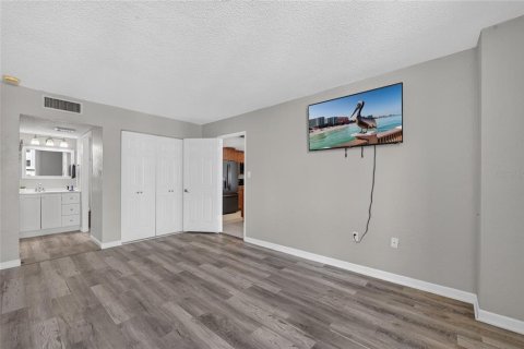 Condo in Daytona Beach, Florida, 3 bedrooms № 2232317 - photo 26