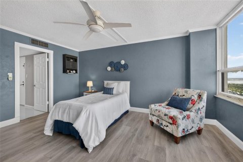 Condo in Daytona Beach, Florida, 3 bedrooms № 2232317 - photo 22