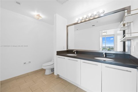 Condominio en venta en Miami, Florida, 2 dormitorios, 100.24 m2 № 1933744 - foto 20