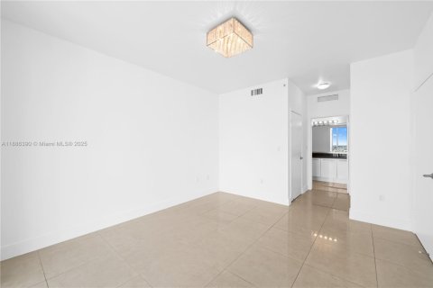 Condominio en venta en Miami, Florida, 2 dormitorios, 100.24 m2 № 1933744 - foto 22