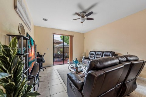House in Homestead, Florida 5 bedrooms, 270.9 sq.m. № 1783772 - photo 14