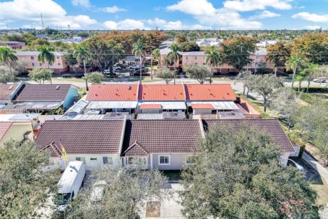 Townhouse in Homestead, Florida 3 bedrooms, 126.81 sq.m. № 2029590 - photo 4