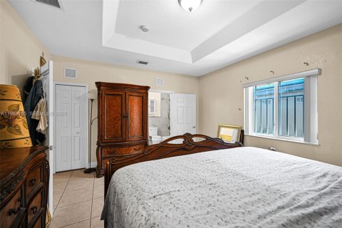 Townhouse in Homestead, Florida 3 bedrooms, 126.81 sq.m. № 2029590 - photo 24