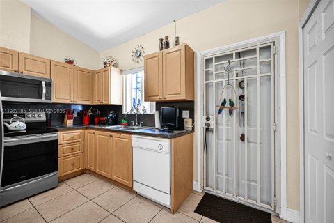 Townhouse in Homestead, Florida 3 bedrooms, 126.81 sq.m. № 2029590 - photo 16