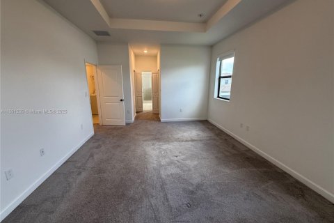 Casa en venta en Miami, Florida, 4 dormitorios, 291.62 m2 № 1438162 - foto 30